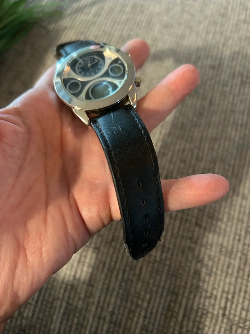 Massimo analog watch silver bezel black face black strap (with flaws)